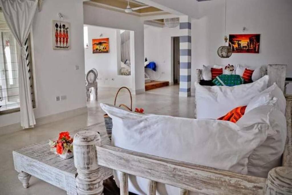 White Villa - Paparemo Beach วาตามู ภายนอก รูปภาพ